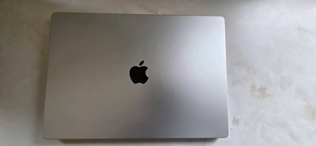 MacBook Pro 16" M1 Pro • 32GB RAM • 8TB SSD • - Image 2
