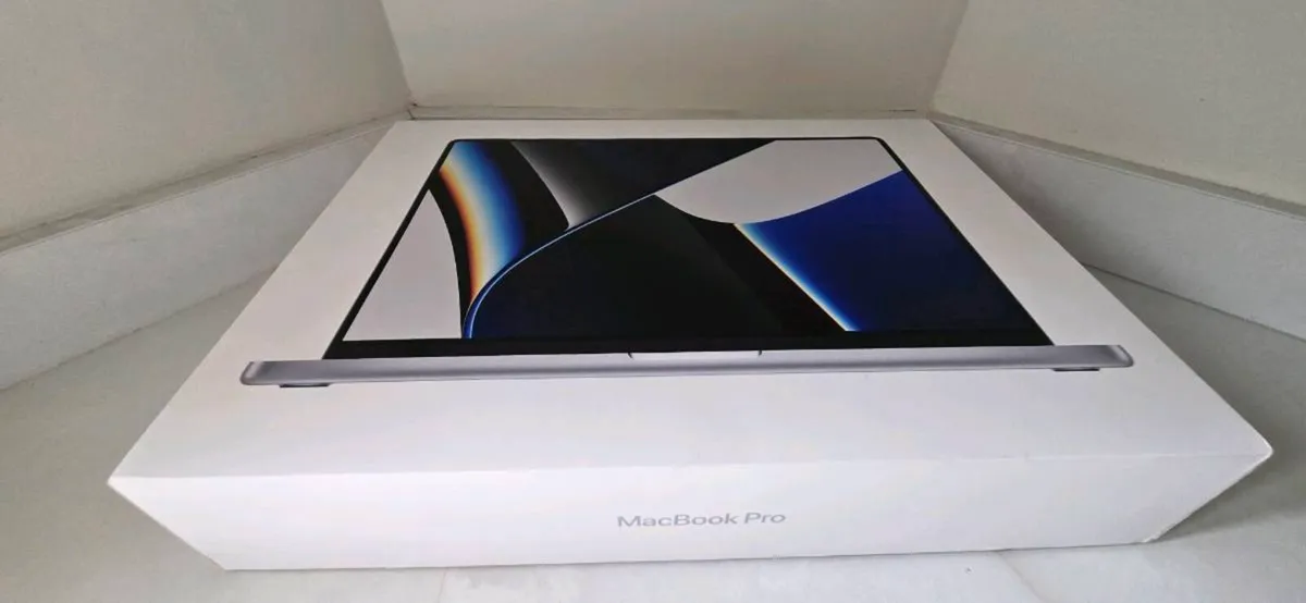 MacBook Pro 16" M1 Pro • 32GB RAM • 8TB SSD • - Image 4