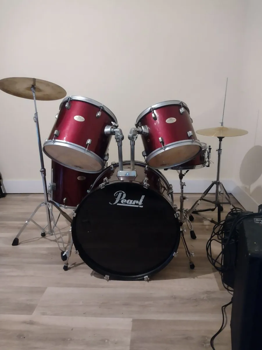 Pearl Drum Kit.