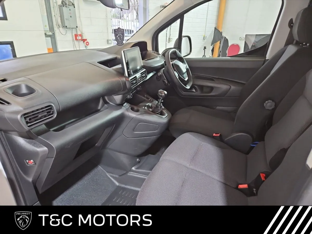 Peugeot Partner 1000KG Professional Plus, 1 Owner, - Image 4