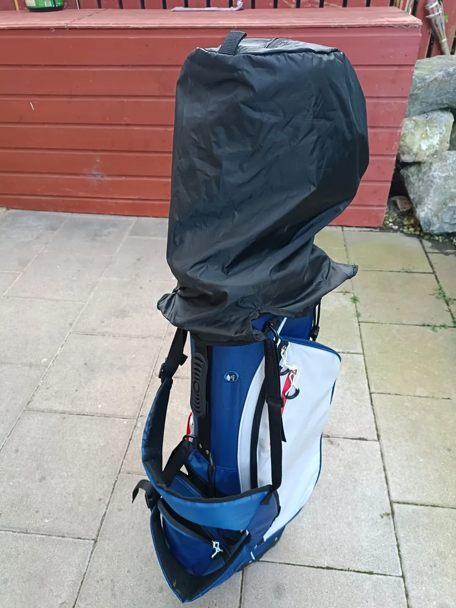Golf clubs and bag - Image 2