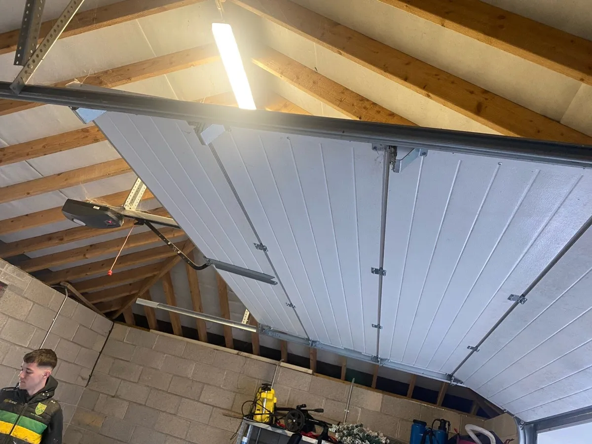 Roller garage door - Image 3