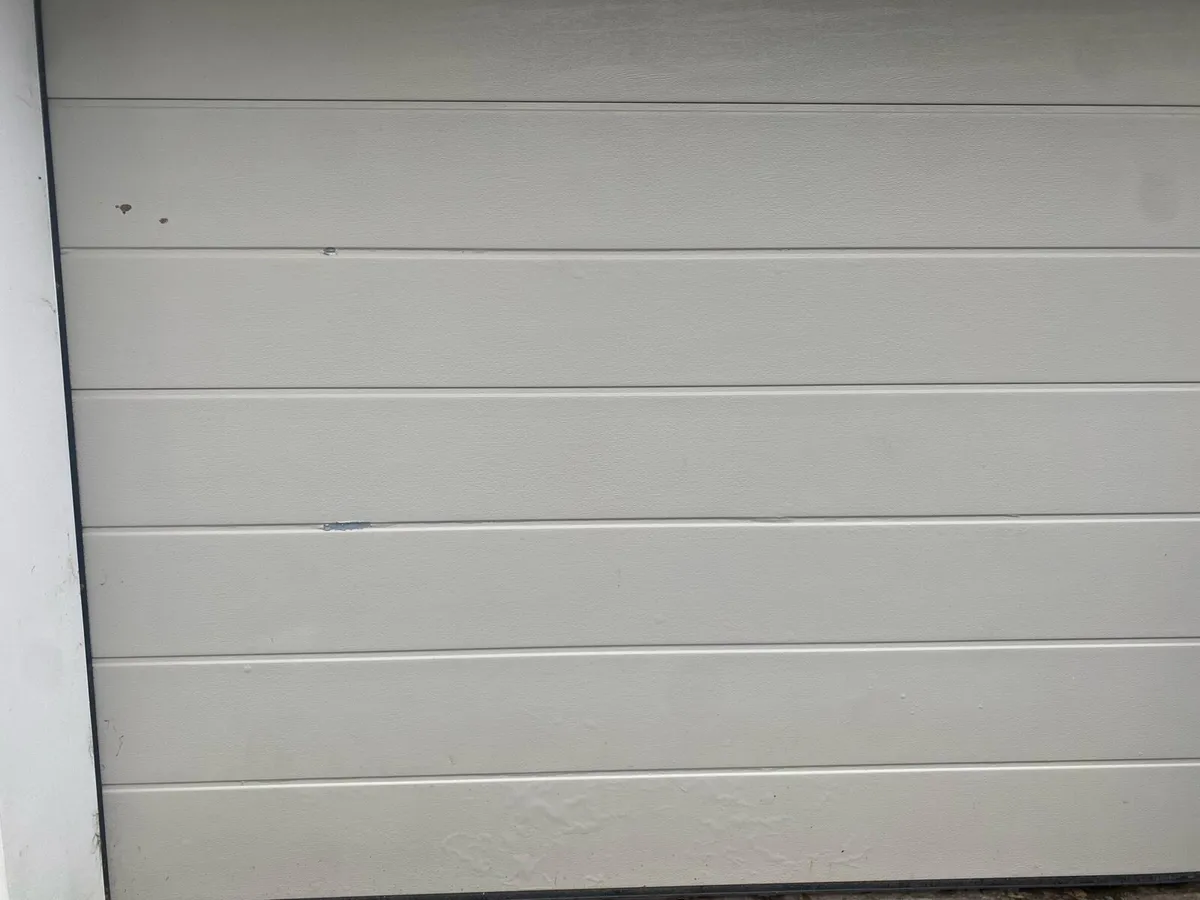 Roller garage door - Image 4