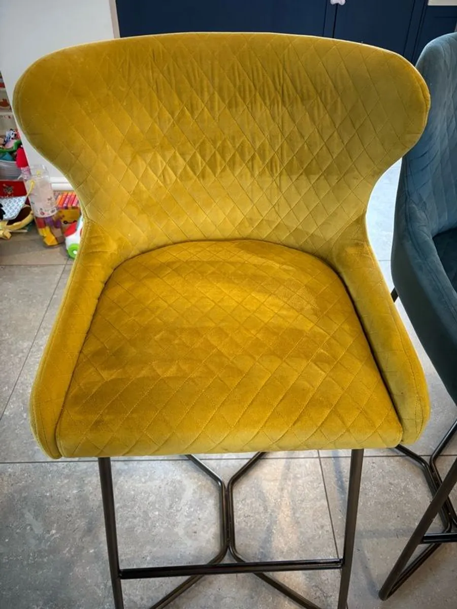 Kitchen dining table, bench, chairs and bar stools - Image 2