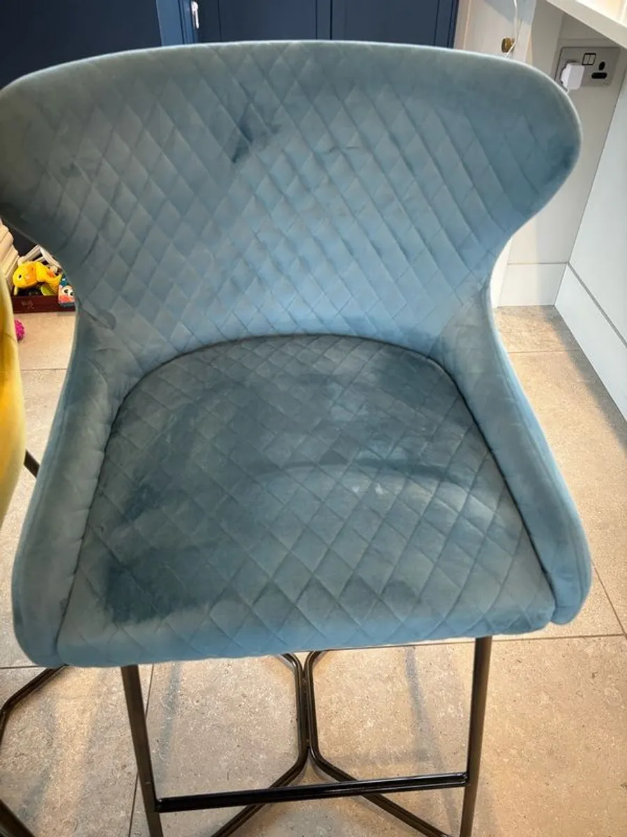 Kitchen dining table, bench, chairs and bar stools - Image 3