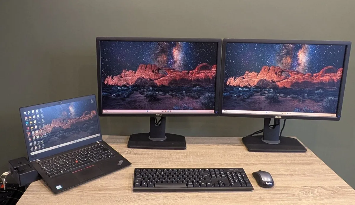 Lenovo Laptop i5 24GB docking station & monitors - Image 1