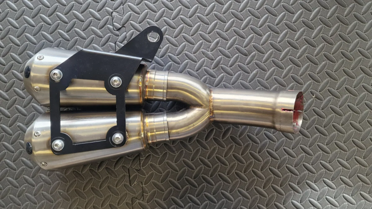 R9T BMW IXIL Ironhead exhaust system - Image 4