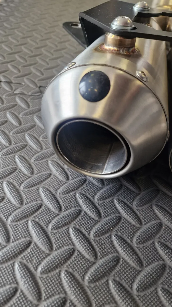 R9T BMW IXIL Ironhead exhaust system - Image 3