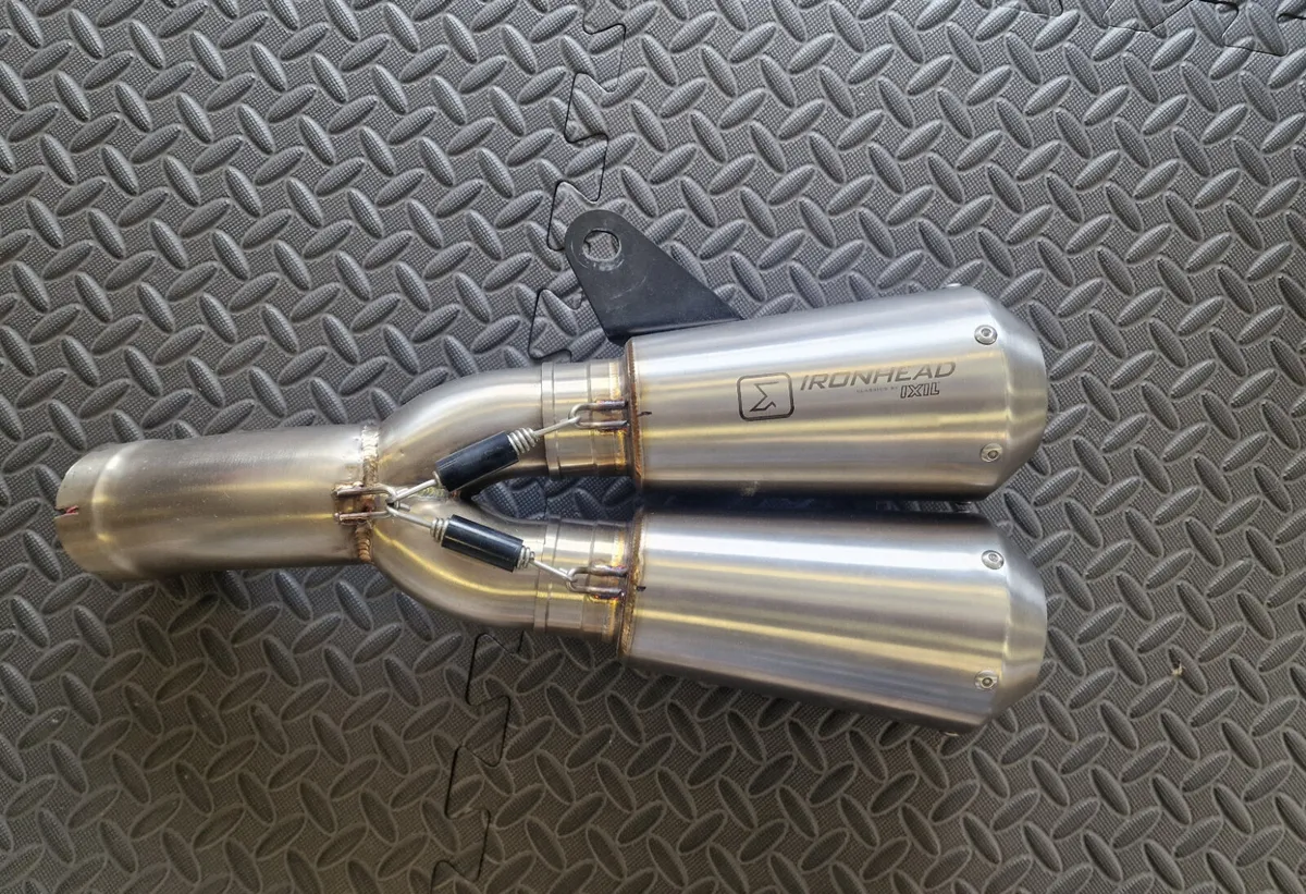 R9T BMW IXIL Ironhead exhaust system - Image 2