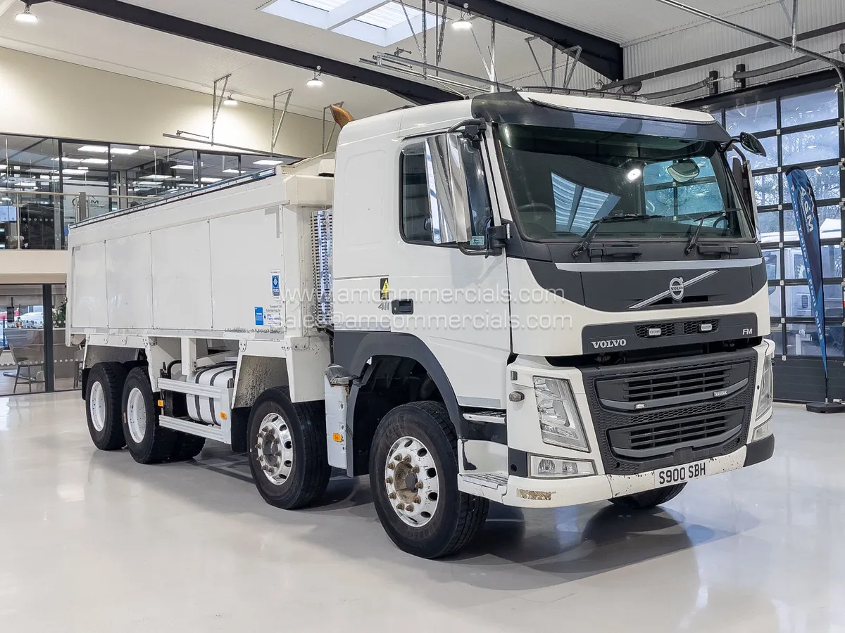 2015 VOLVO FM 410 INSULATED TAR SPEC TIPPER - Image 1