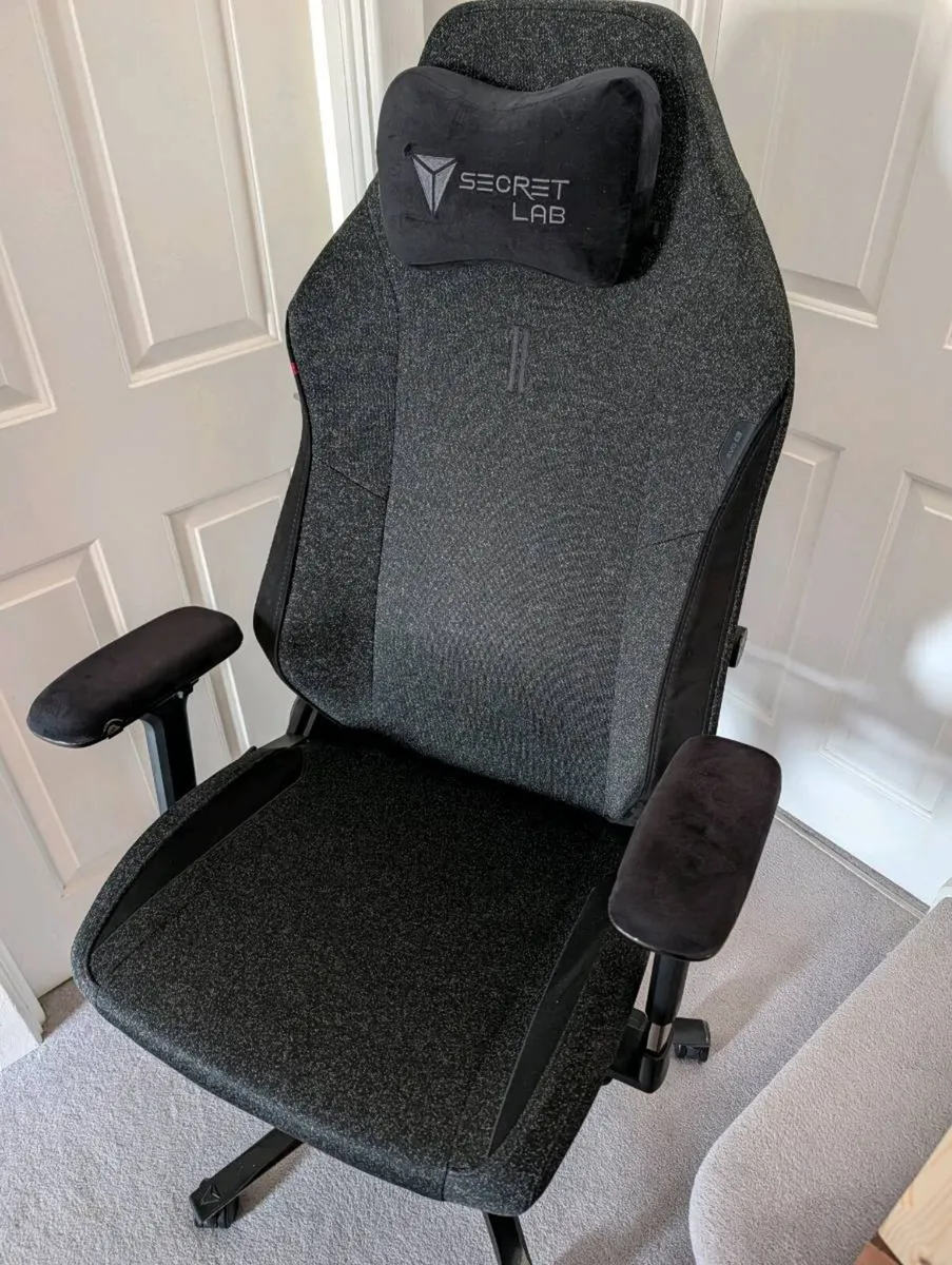 Secretlab Titan Evo XL Gaming Chair - Image 1