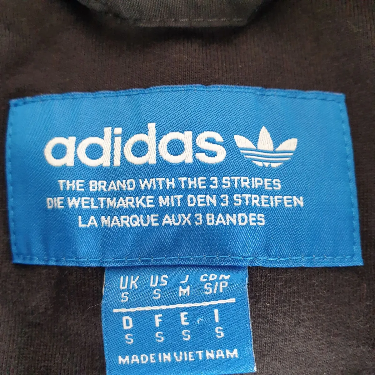 Adidas original gilet size small - Image 3