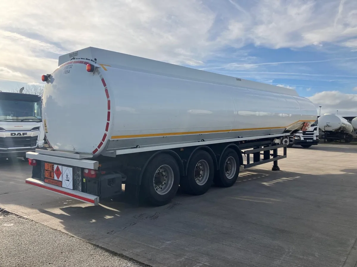 COBO Hnos Fuel Tanker Trailer - Image 3