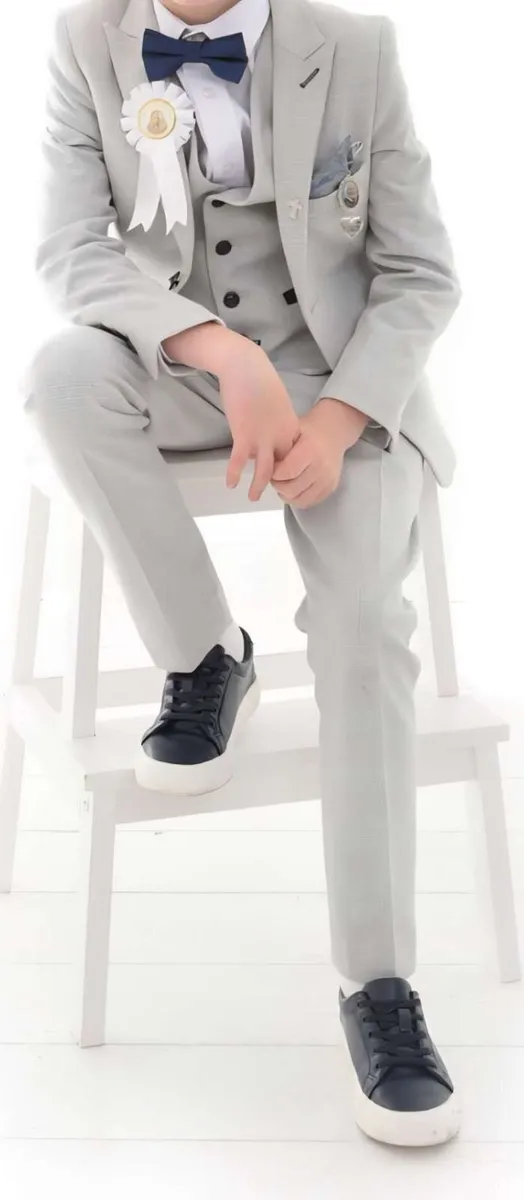 Boys communion suit - Image 1