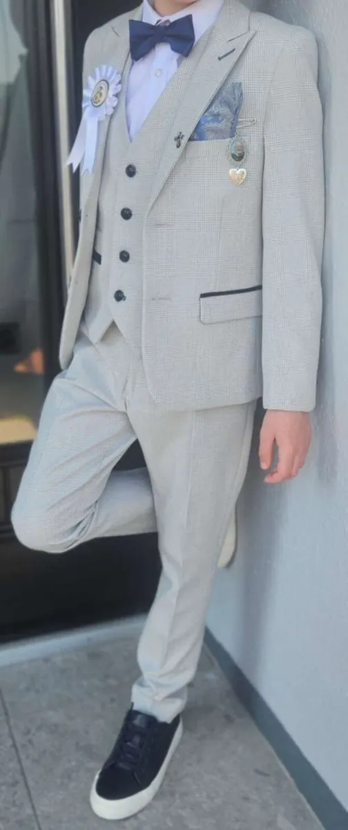Boys communion suit - Image 2