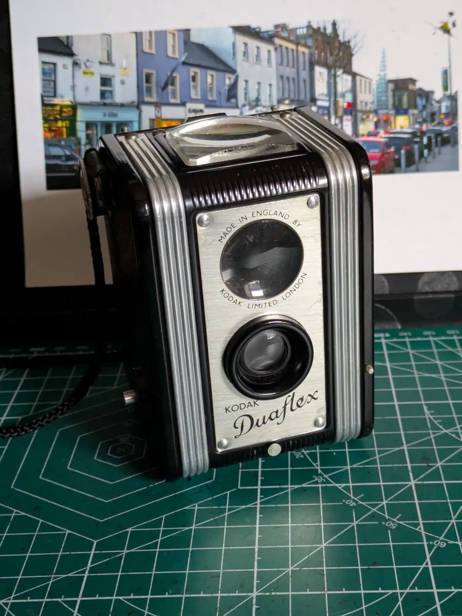 Kodak Duaflex 6x6 film camera - Image 1