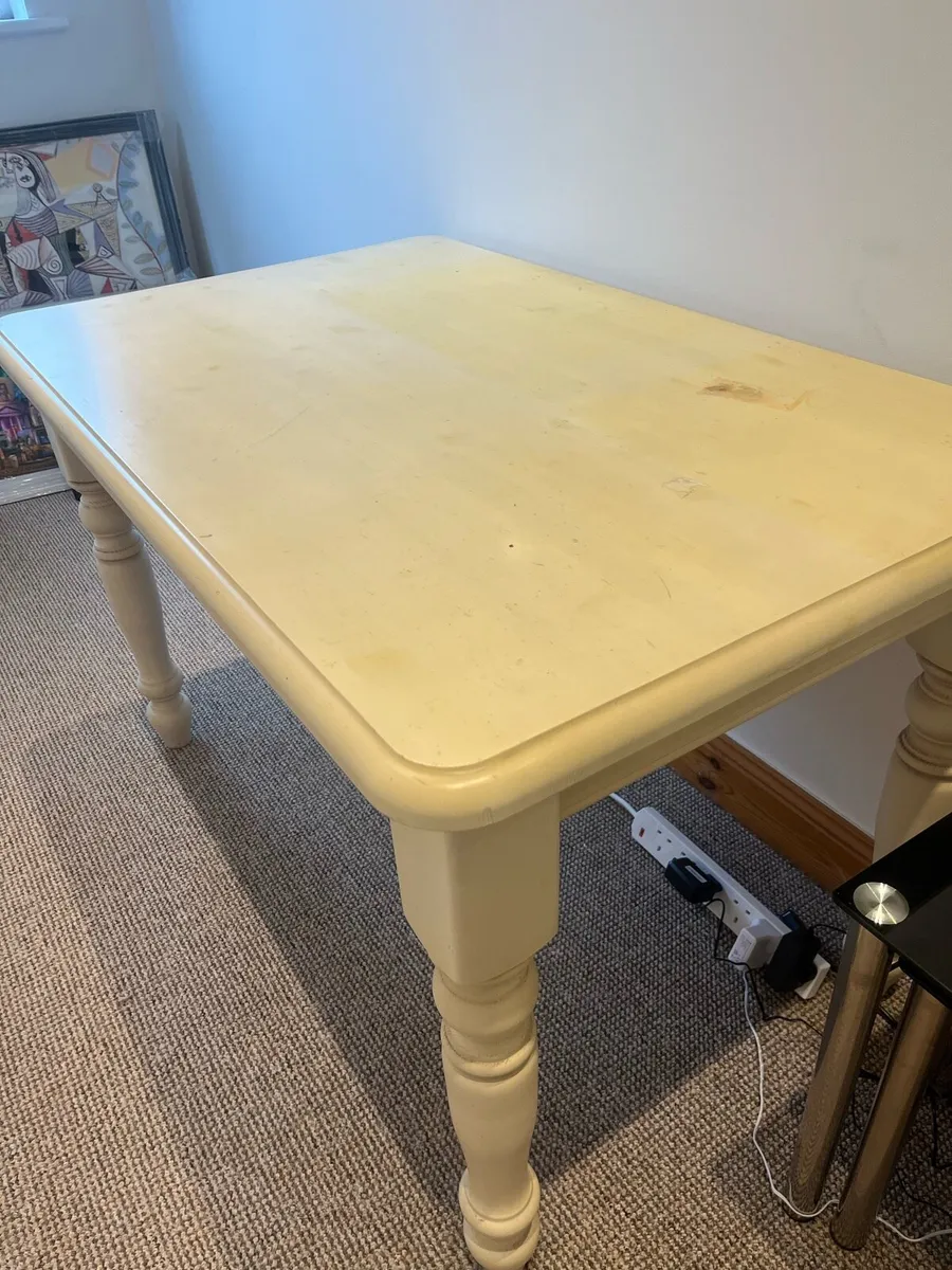 Desk table - Image 1