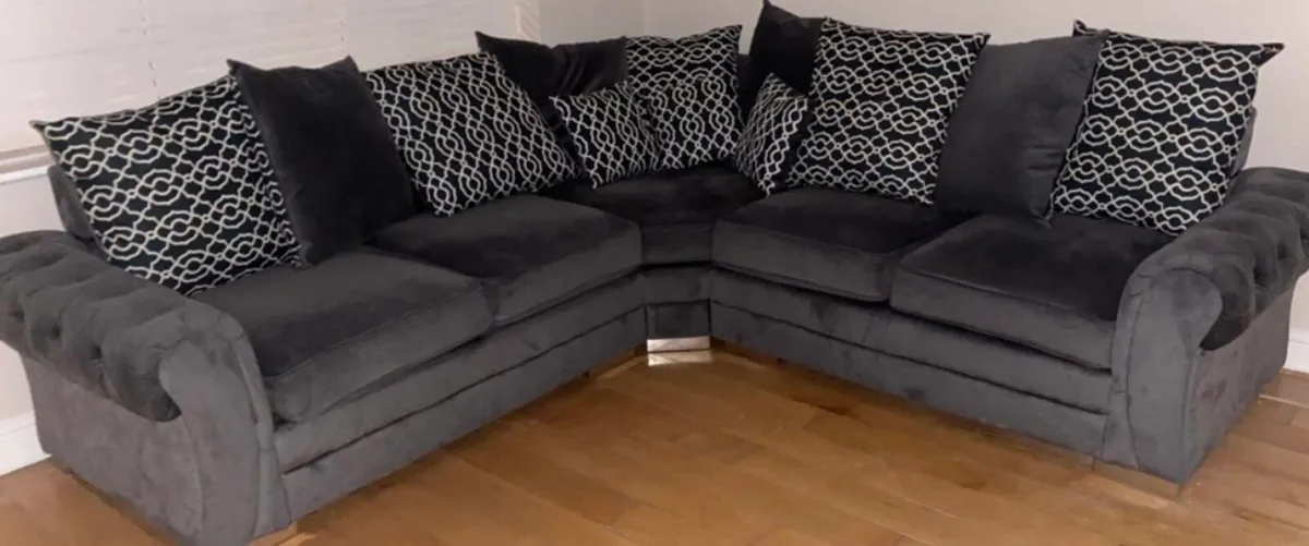 Corner suite of Furniture - Image 2