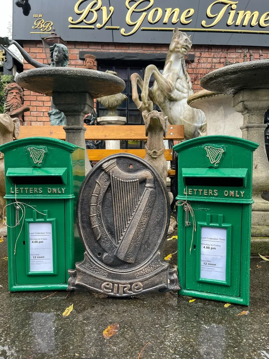The Collins Irish post box building into wall - Image 4