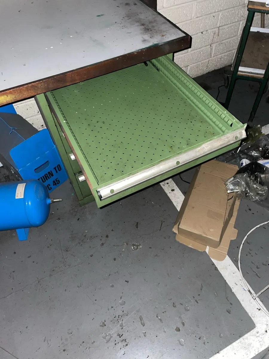 Work bench - Image 2