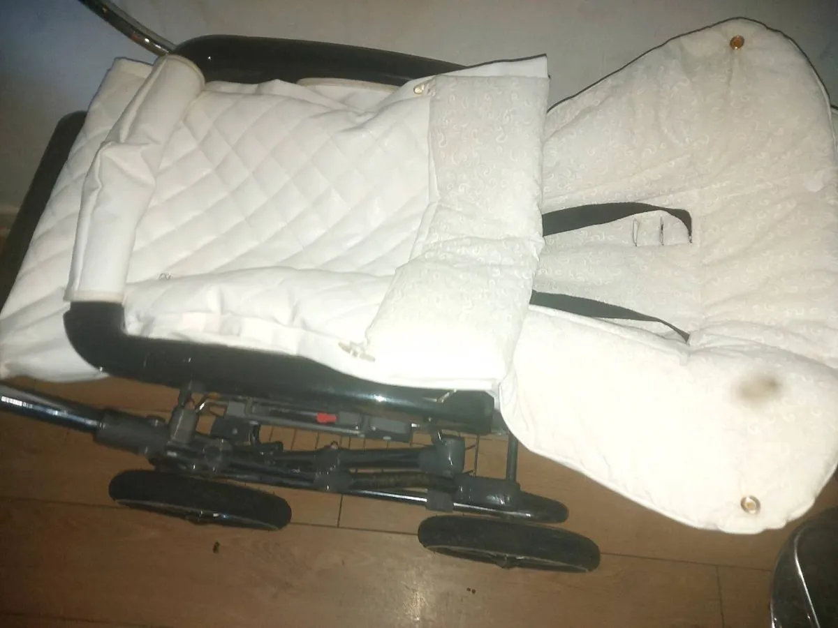 Vintage buggy pram - Image 4