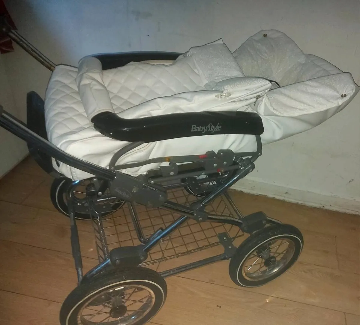 Vintage buggy pram - Image 1