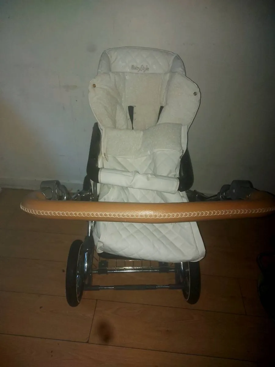 Vintage buggy pram - Image 2