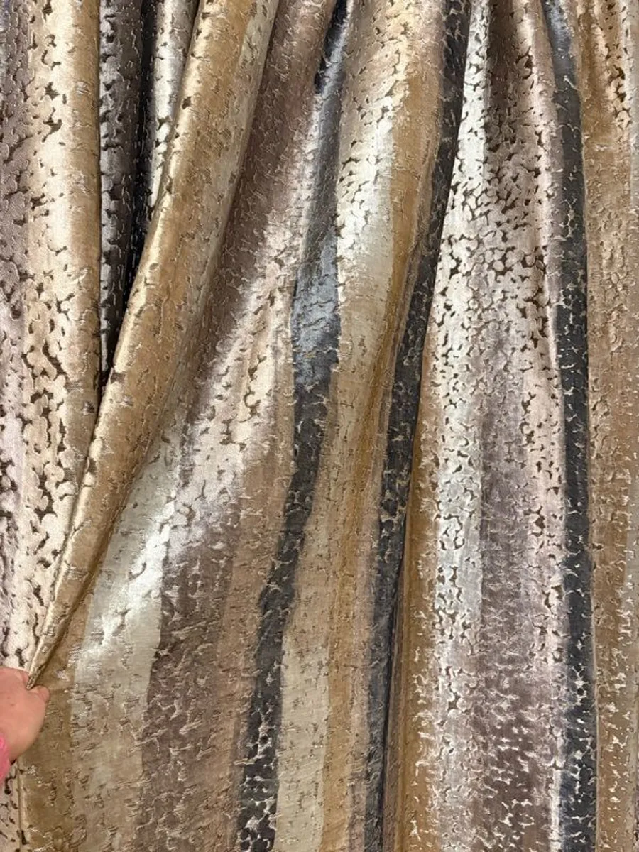 Set of large heavy weight lined curtains - Image 2