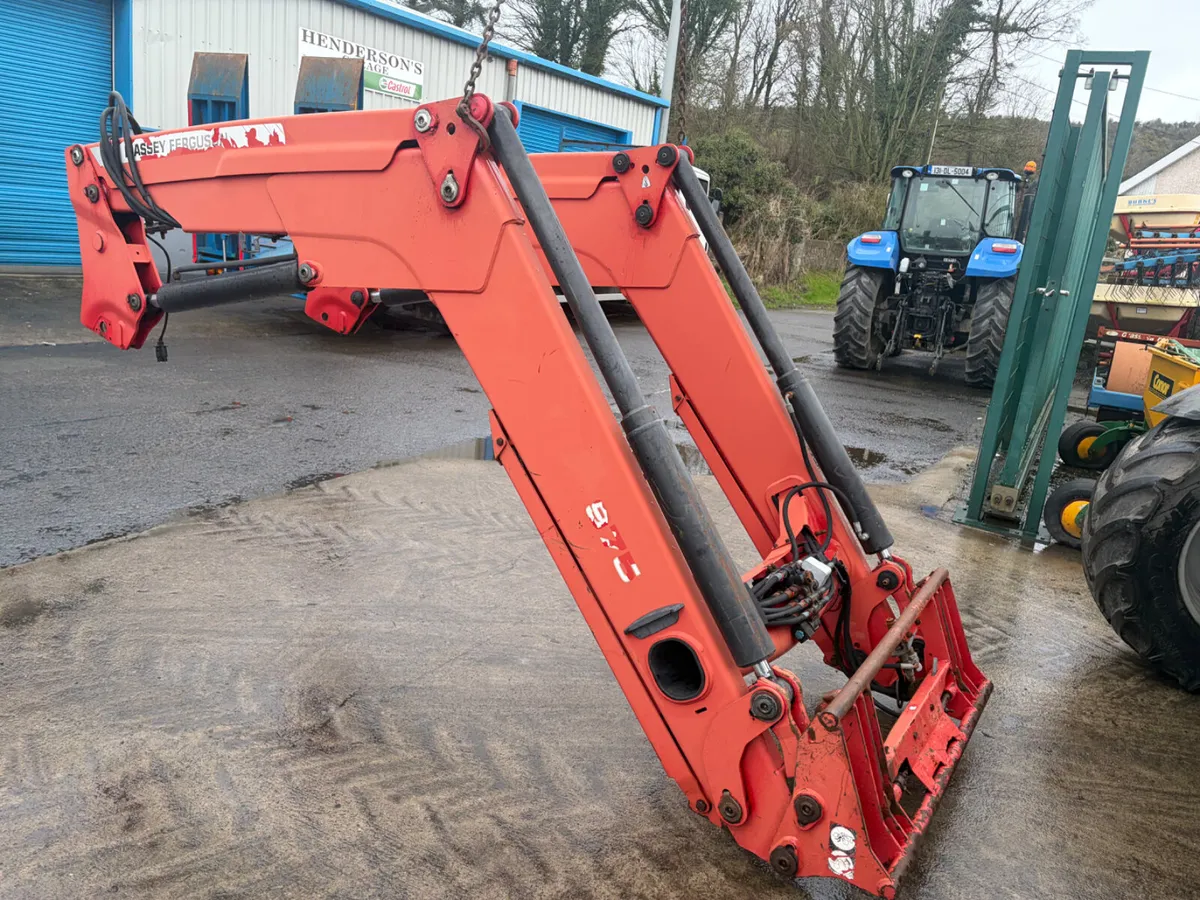 Massey 975 Loader - Image 1