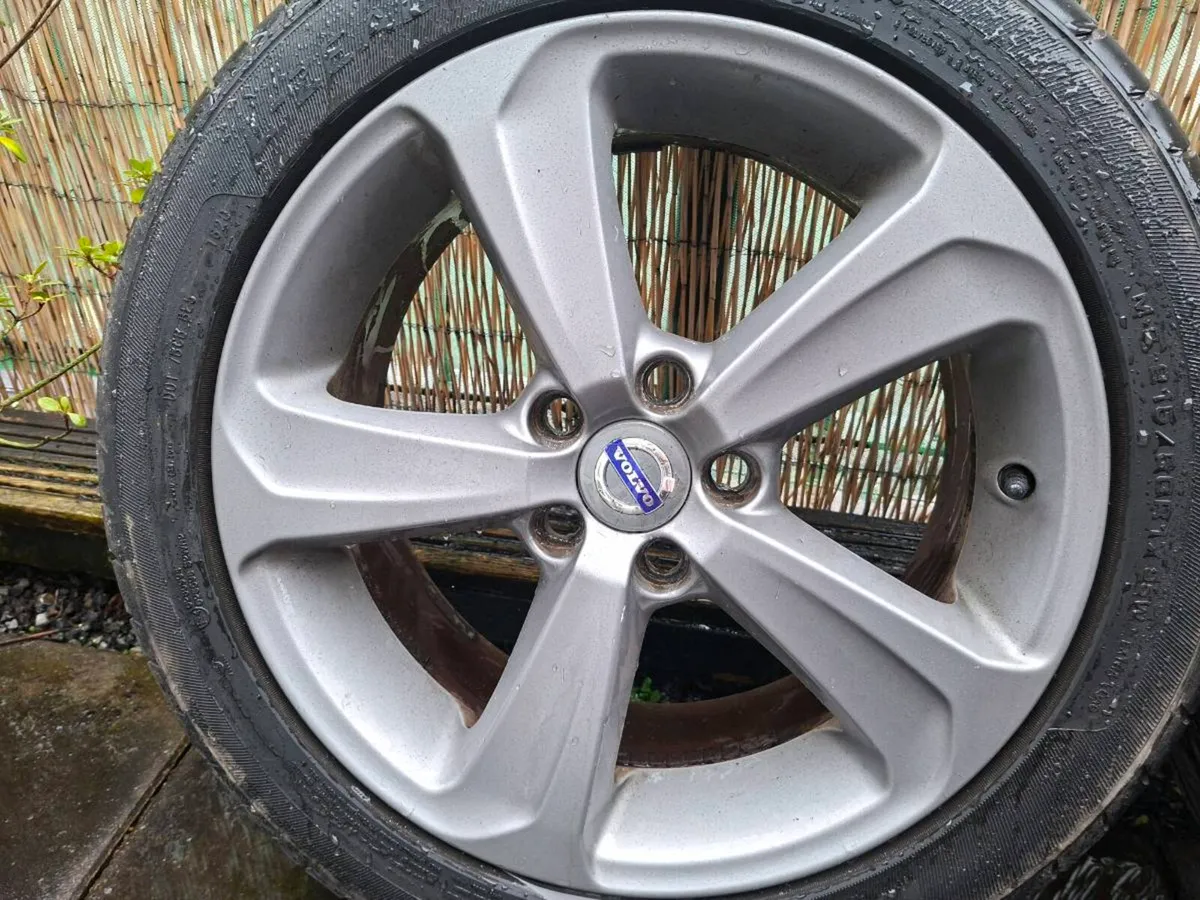 ALLOYS PLUS TYRES,VERY GOOD CONDITION - Image 1