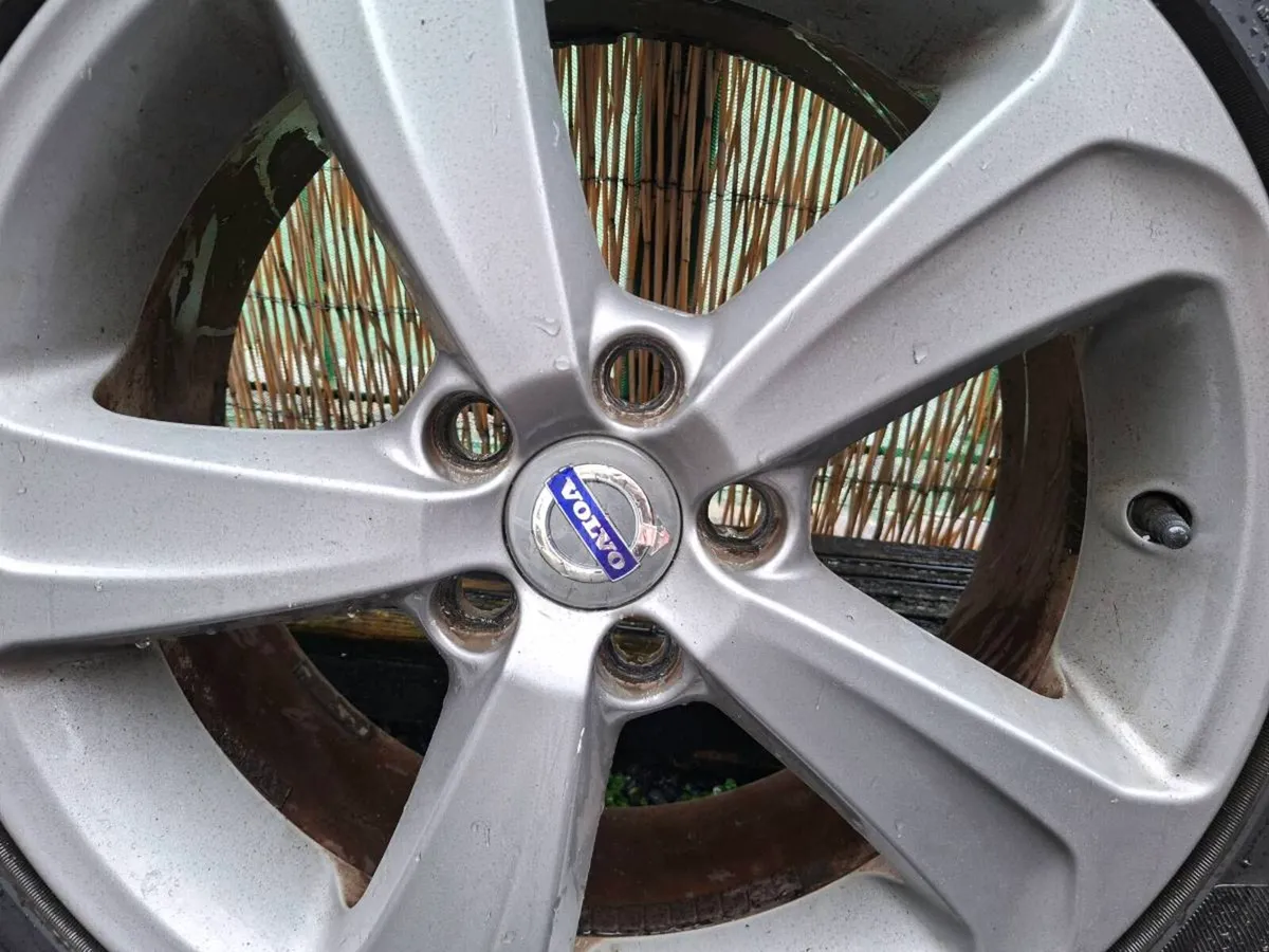 ALLOYS PLUS TYRES,VERY GOOD CONDITION - Image 4