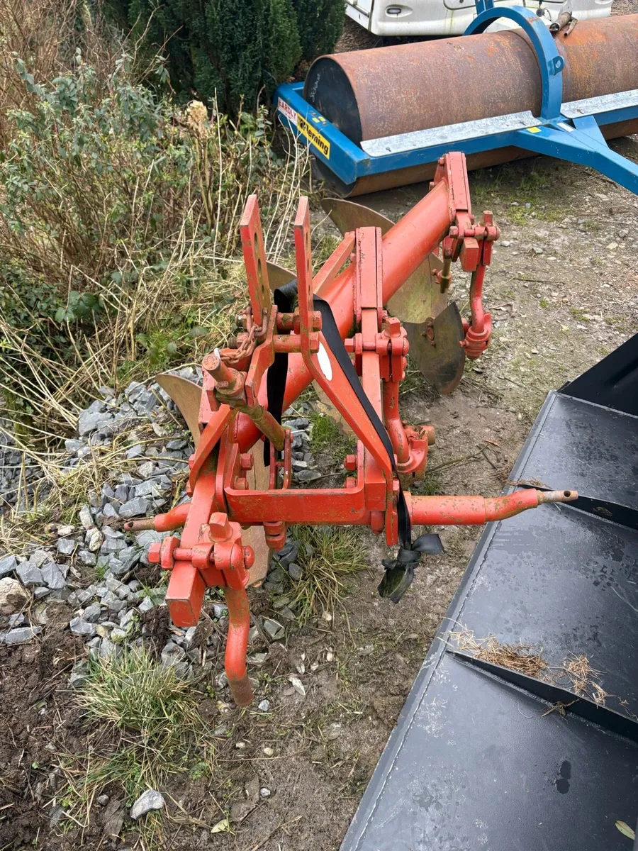 3 furrow plough - Image 1
