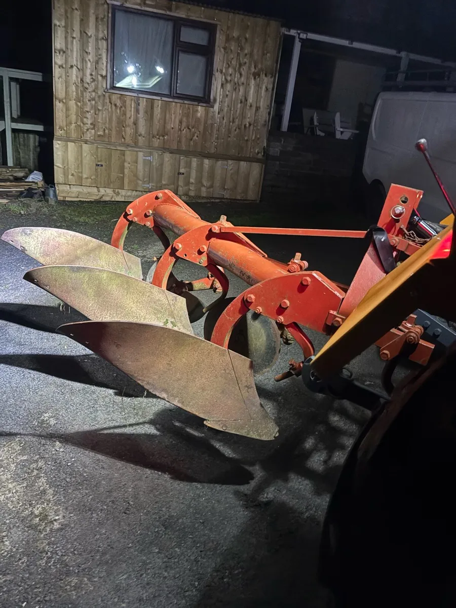 3 furrow plough - Image 4