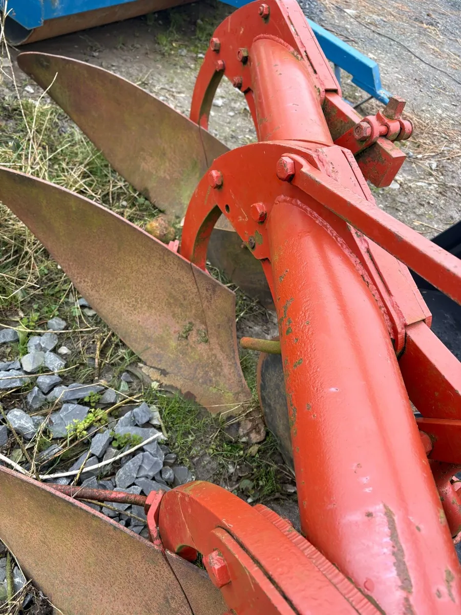 3 furrow plough - Image 2