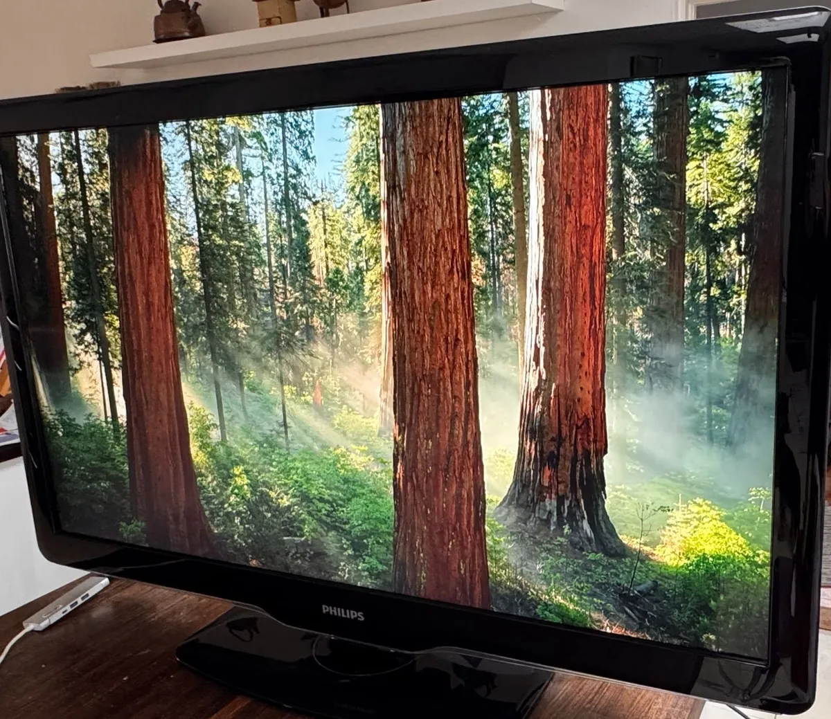 Philips 42" LCD TV – Full HD – Perfect Condition - Image 4