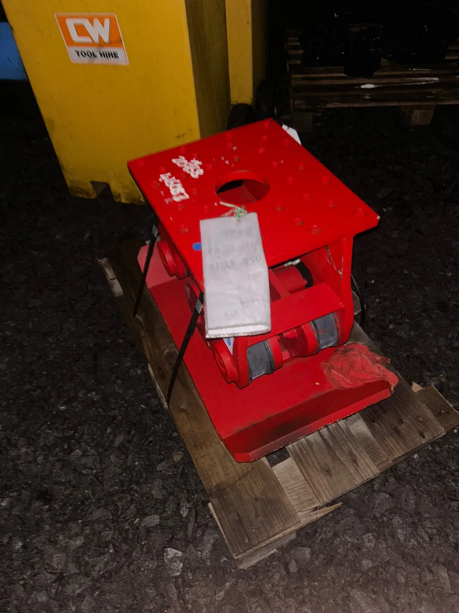 Unused Eurotec compactor suit 3-7tonne digger - Image 2