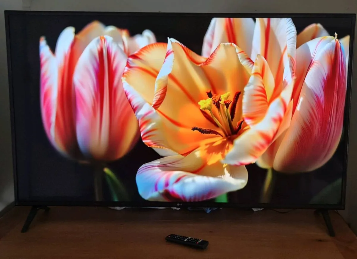 LG 60" Smart tv 4K Ultra HD 2019 - Image 4