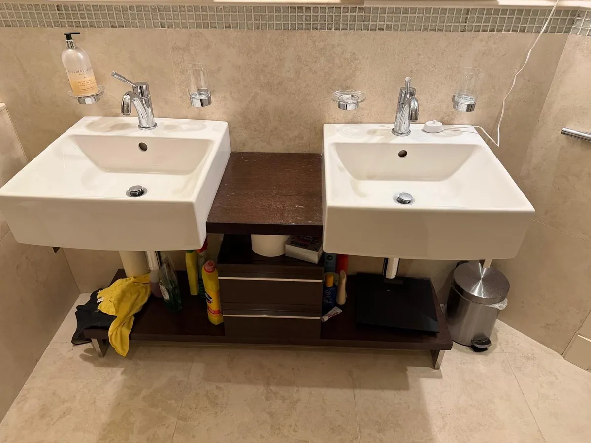 Villeroy and Boch bathroom suite - Image 2