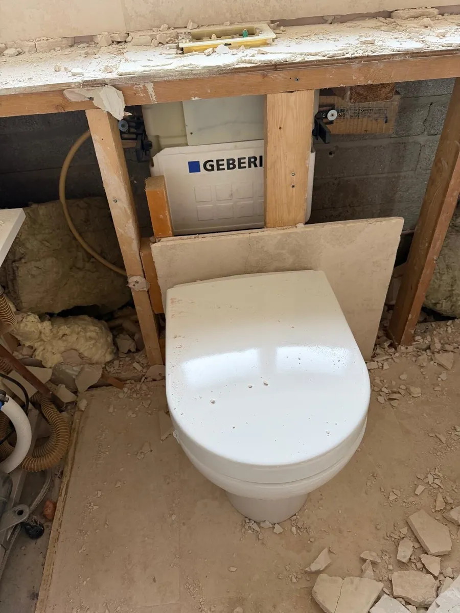 Villeroy and Boch bathroom suite - Image 3