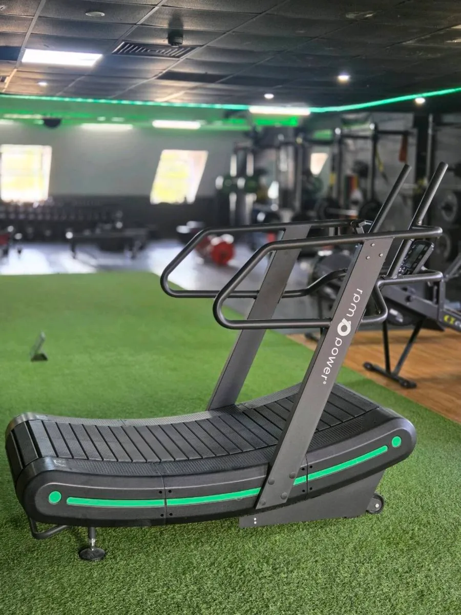 RPM CURVED TREADMILL - Image 1