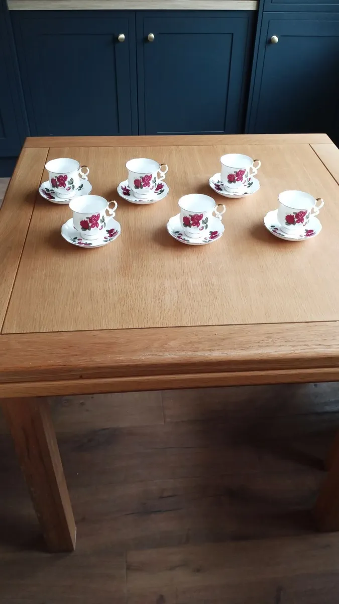 Bone china - Image 1