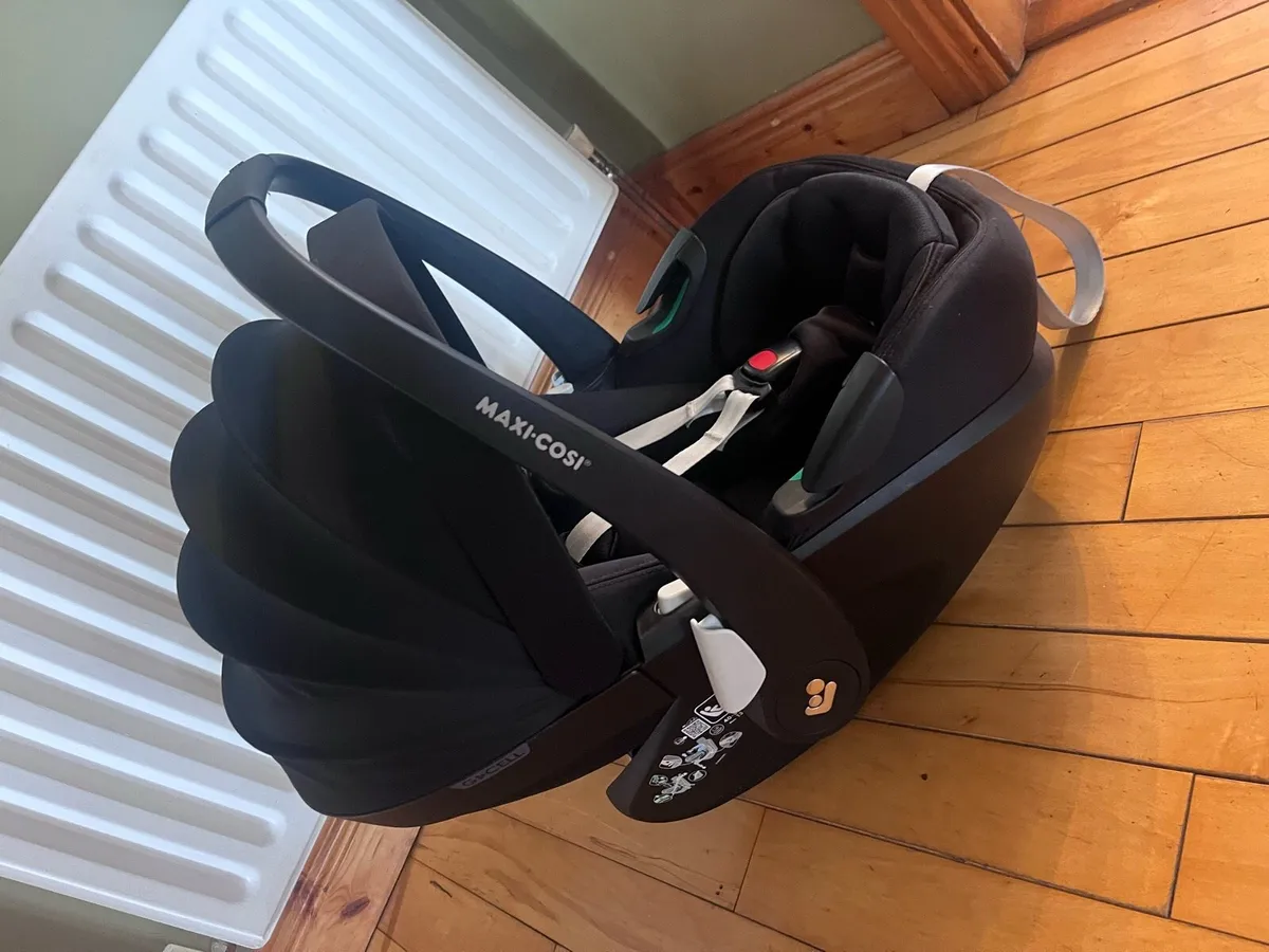 Maxi Cosi Car Seat - Image 2