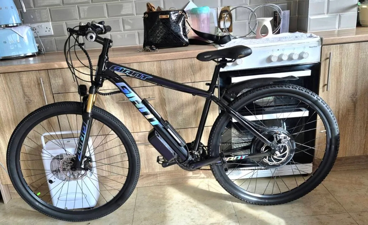 ADULTS GIANT TALON3 ELECTRIC CRUISER BIKE HAS NO B - Image 2