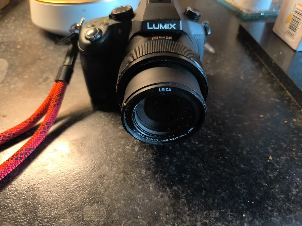 Lumix FZ1000 - Image 1