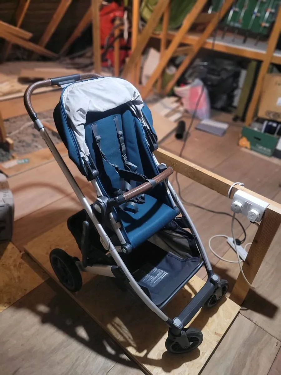 UPPABABY cruz buggy with car seat entire set - Image 2