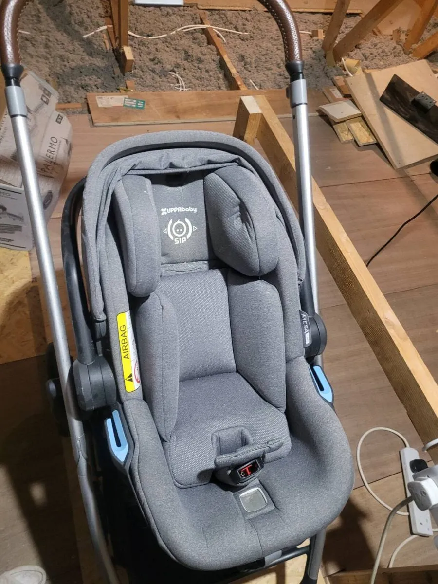 UPPABABY cruz buggy with car seat entire set - Image 4
