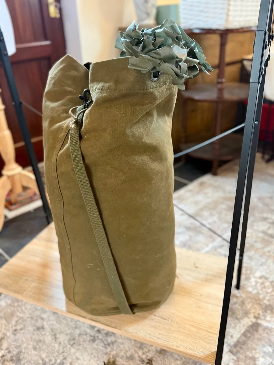 Dutch Army small duffel bag with x3 differnt Camou - Image 4