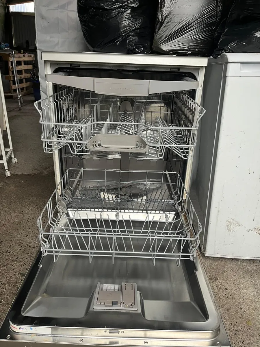 Dishwasher - Image 1