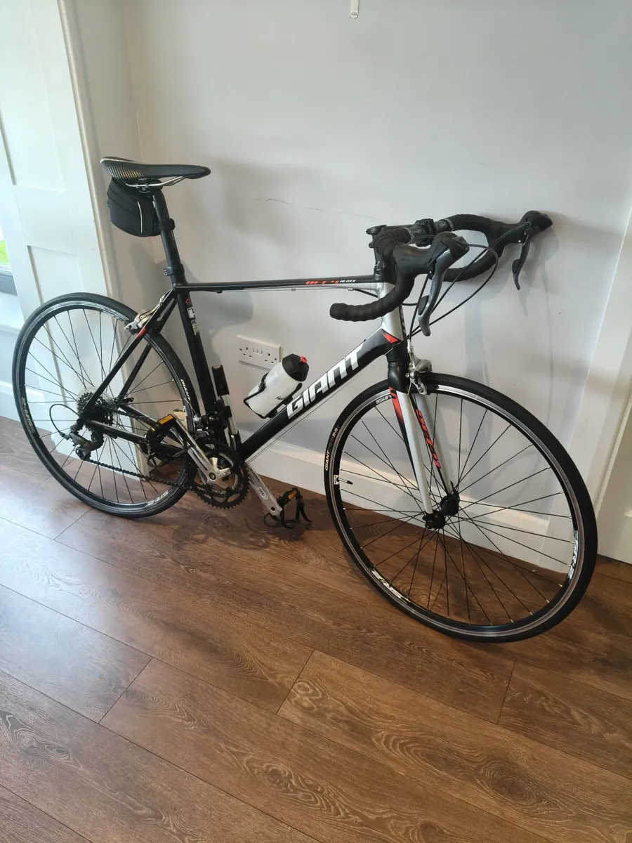 Adult Road Bike Giant Defy 5 Aluxx M/L - Image 1