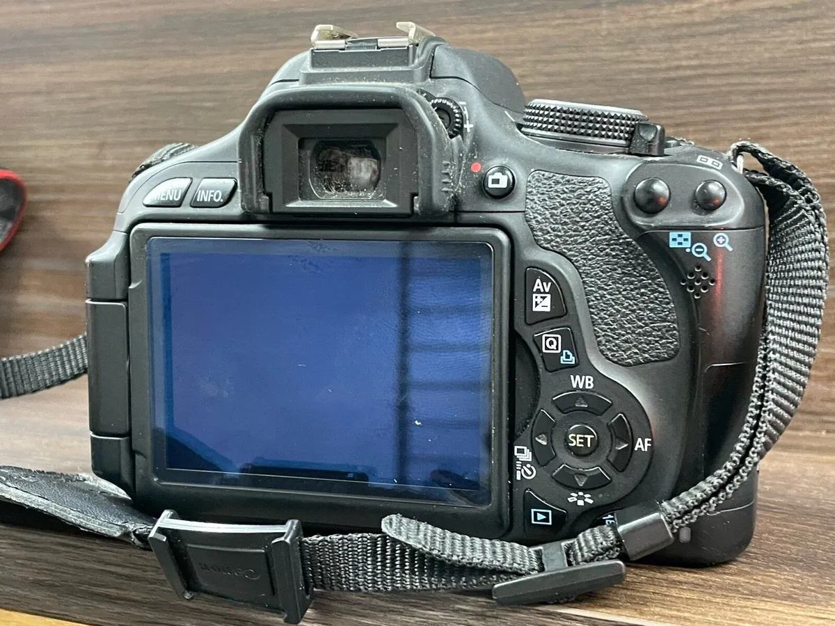 Canon EOS 600D - Image 2